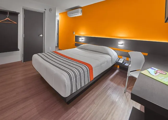 Отель Express Junior Cdmx Sullivan 4*