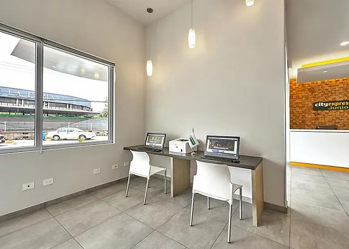 Отель Express Junior Cdmx Sullivan 4*